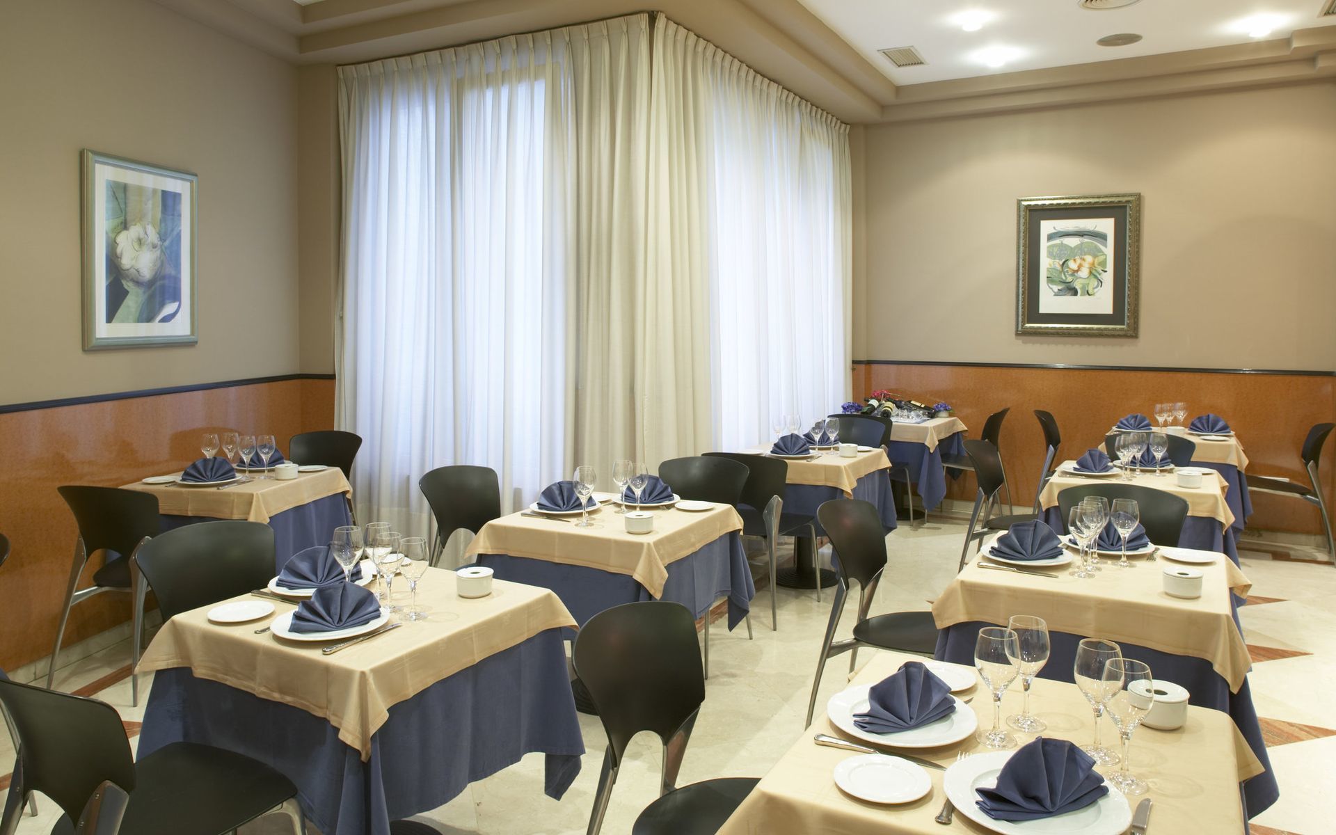 Hotel Sercotel Ciudad De Oviedo Restaurant photo