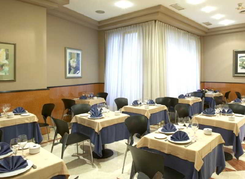 Hotel Sercotel Ciudad De Oviedo Restaurant photo